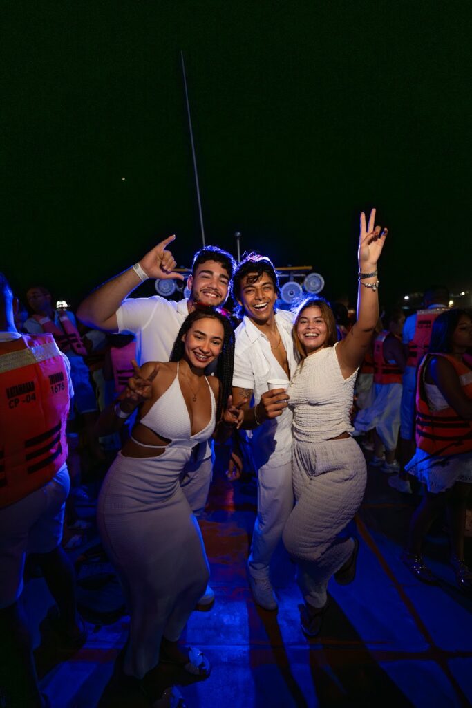 FIESTA BLANCA KATAMARAN TAYRONA